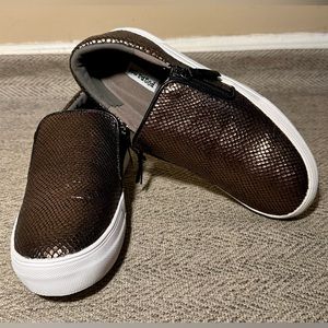 Tim bronze slip-on sneakers size 8.5 (with side zippers) by Not Rated NWOT w box